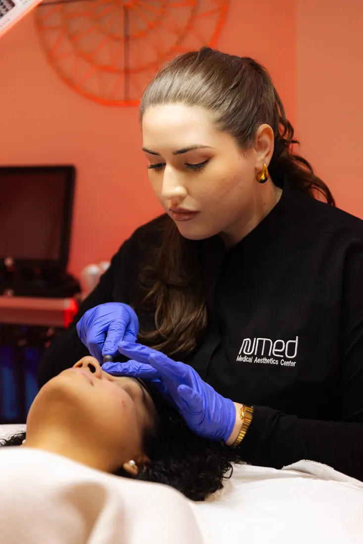 Fotografía de servicio en acción para centro de estética médica