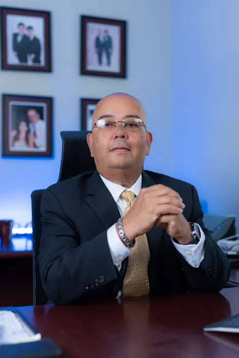 Headshot corporativo de directivo