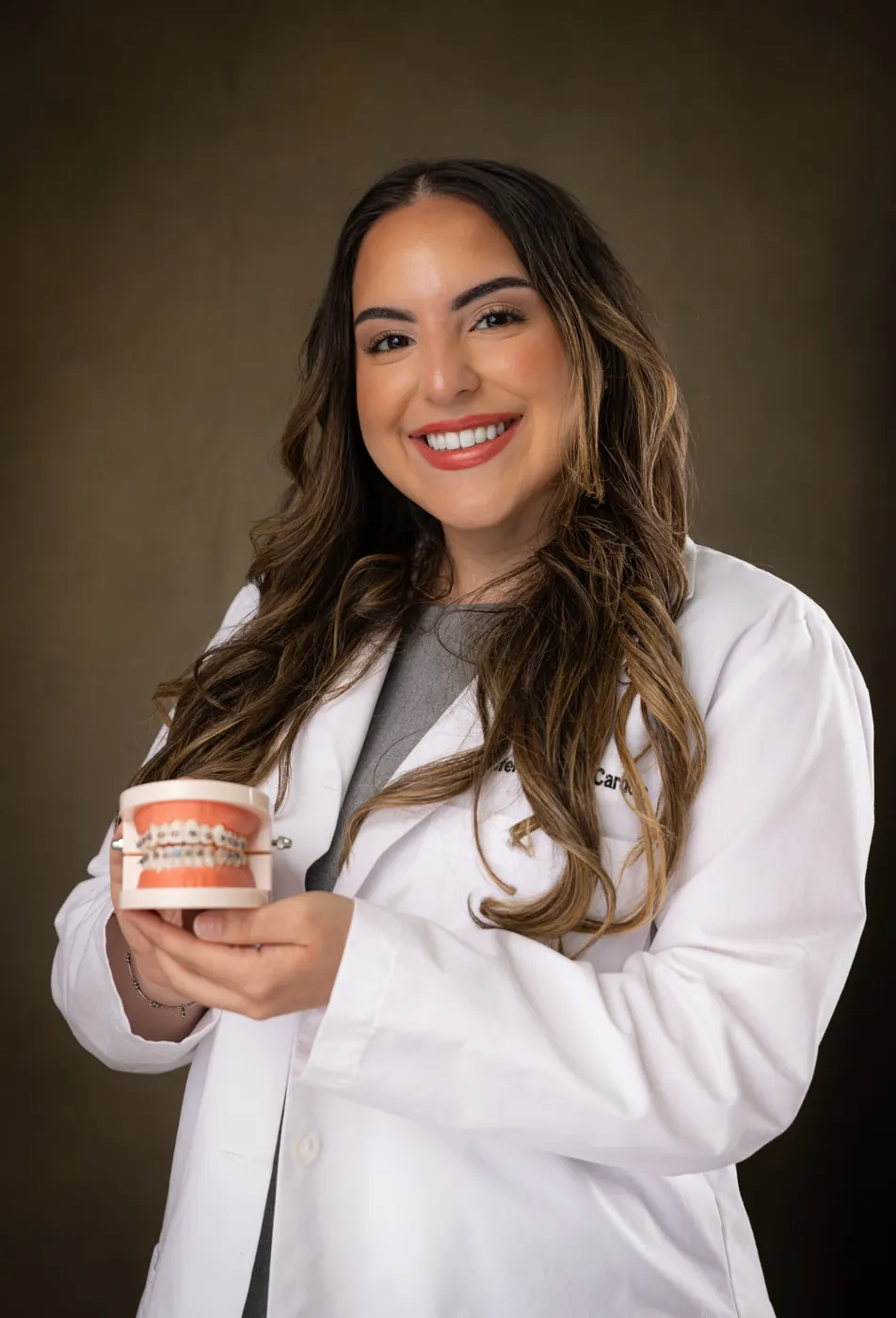 Retrato de branding profesional de mujer — fotografía comercial Moment Partners, San Juan PR