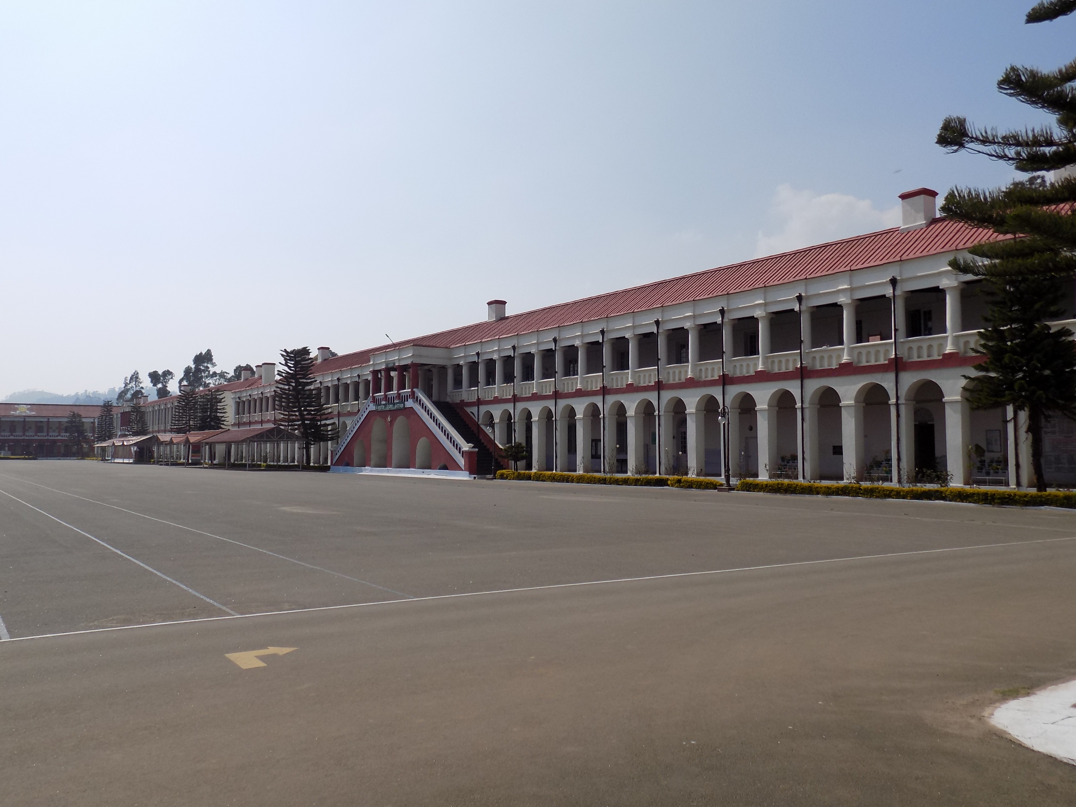 Wellington Barracks through the gate Wellington Barracks through the gate