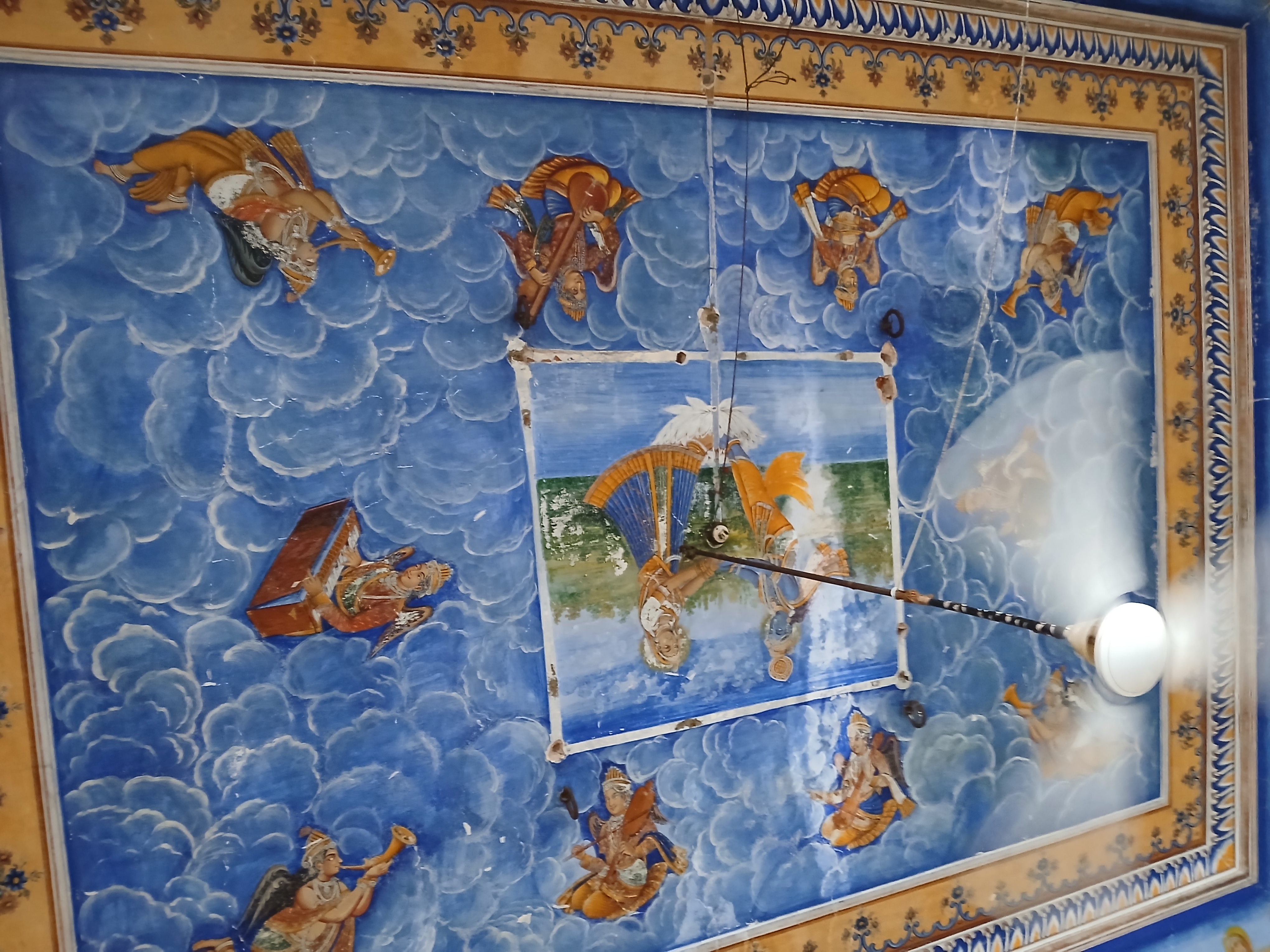 Roop Chaturbhuj Temple ceiling