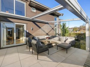 {{ custom_values.service_4 }} in {{custom_values.area_2})