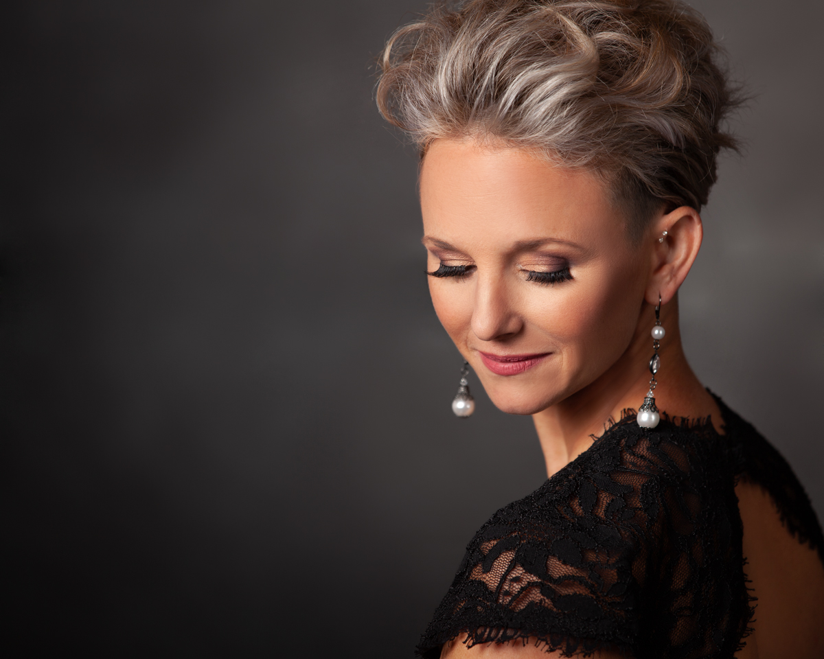 Boudoir Photo Album| Boudoir Album with black and white portrait of woman on cover with black alligator binding on the spin and matching box