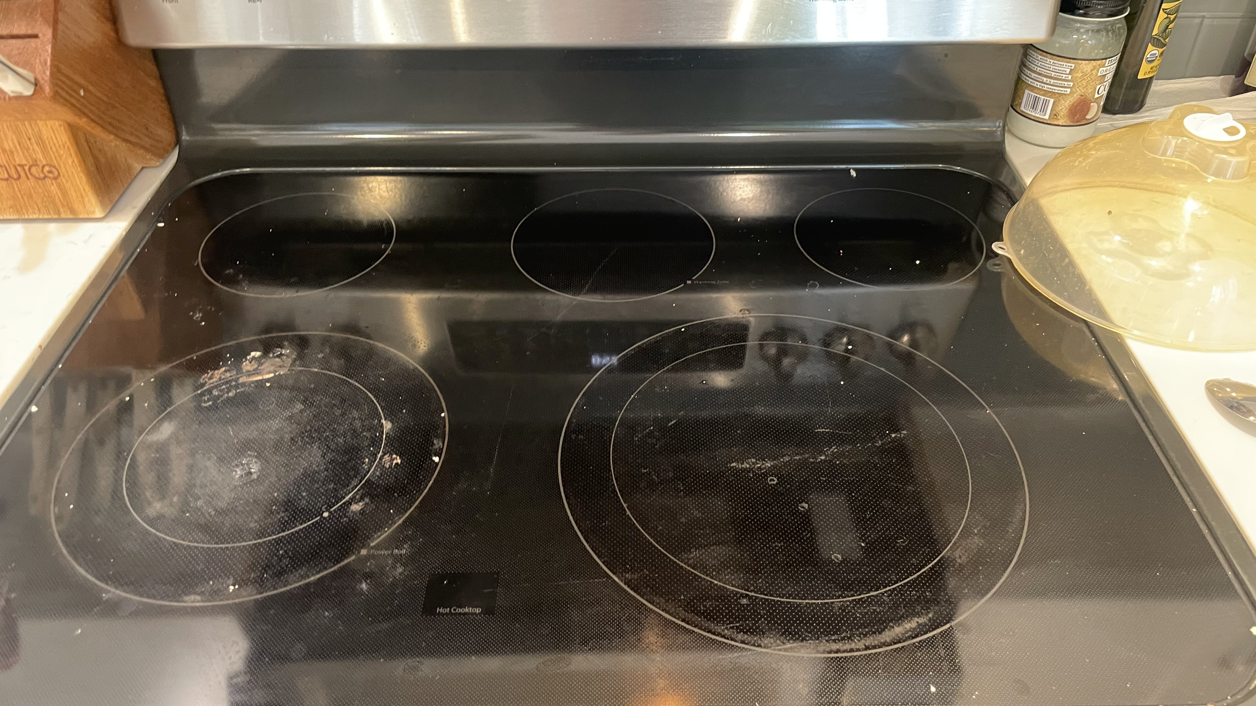 Kitchen before cleaning