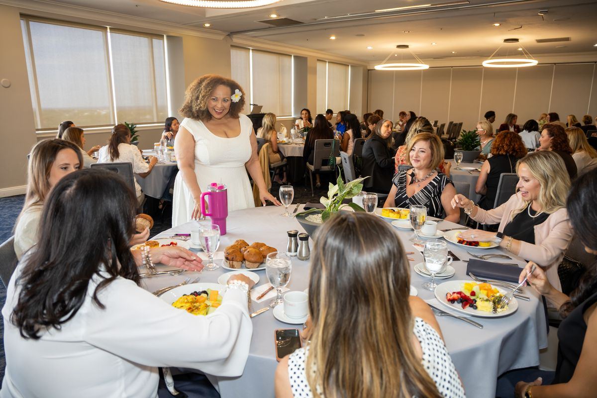 Women at a Sell Like a Woman summit