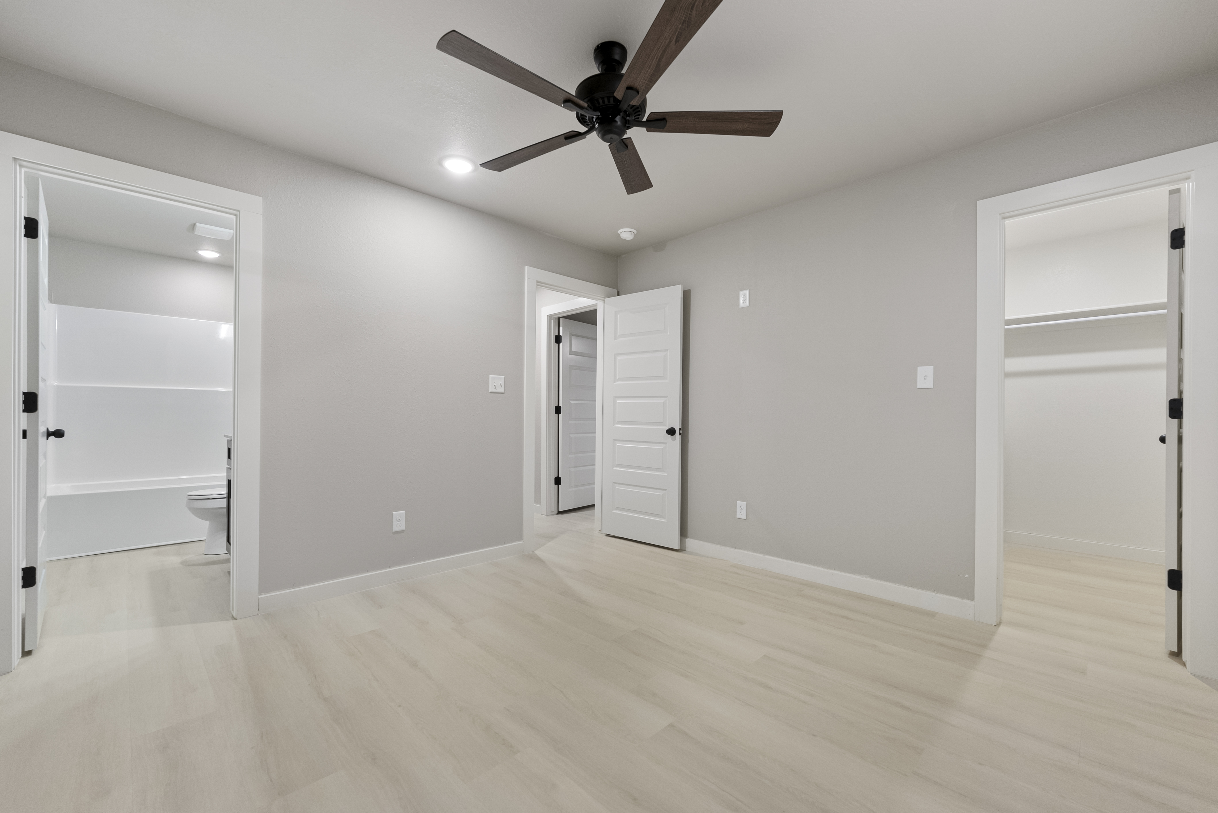 Living & TV Area