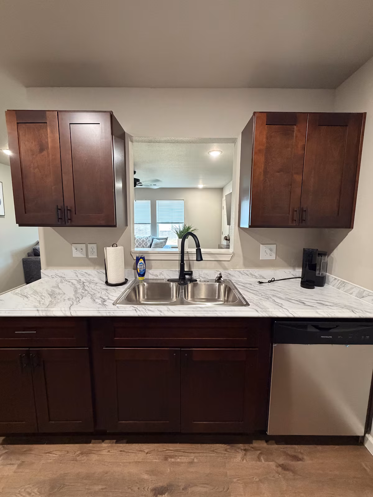 Kitchen Island & Sink