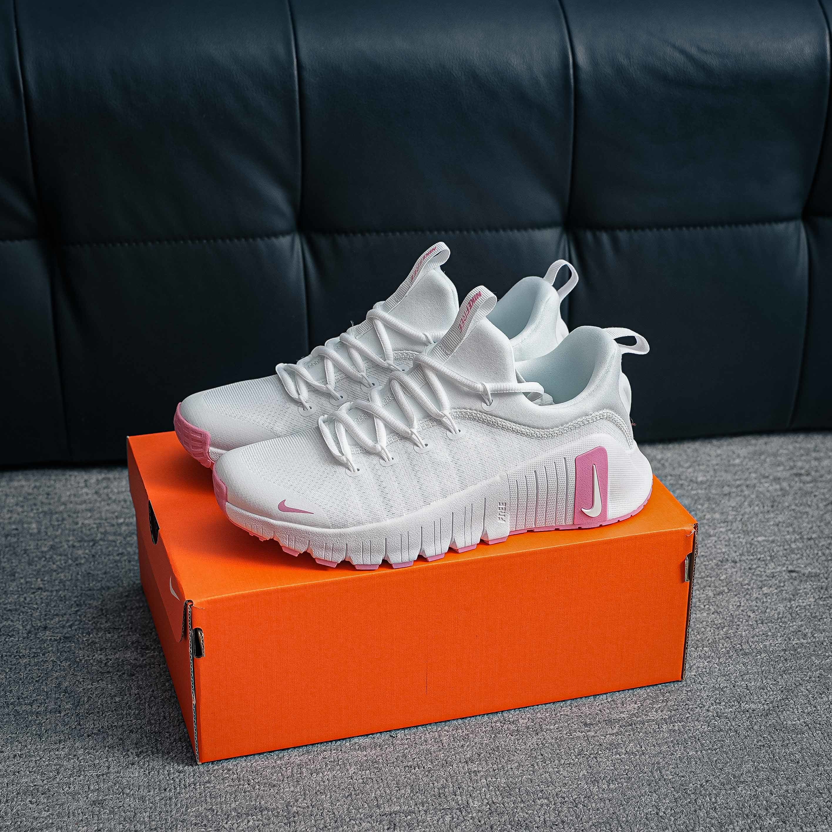 Nike Free Metcon 6 — Branco e rosa