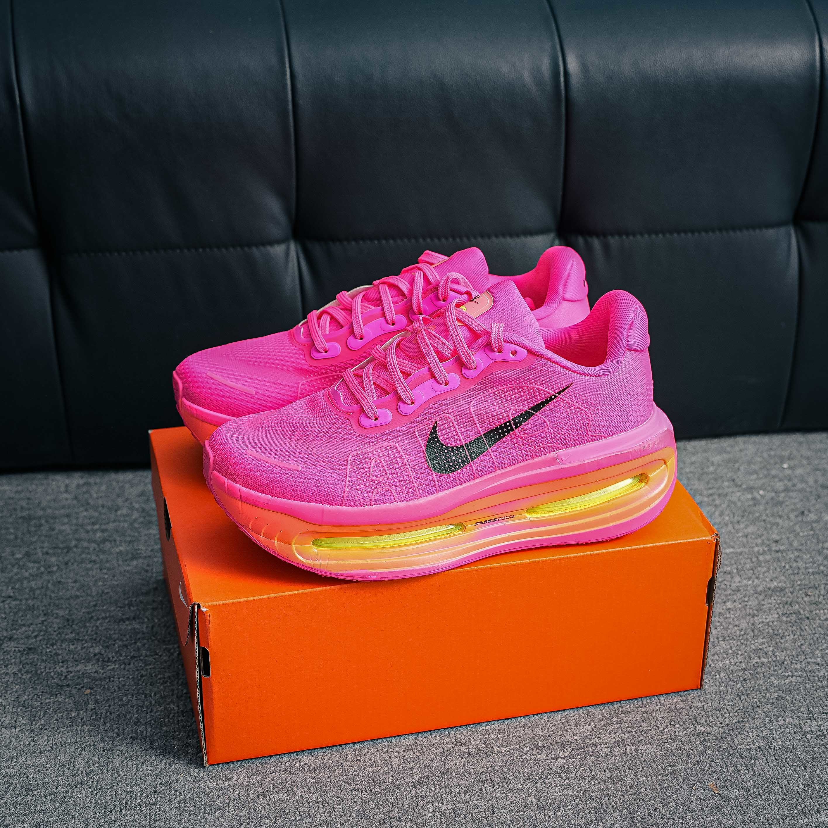 Nike Air Zoom Vomero Premium — Rosa