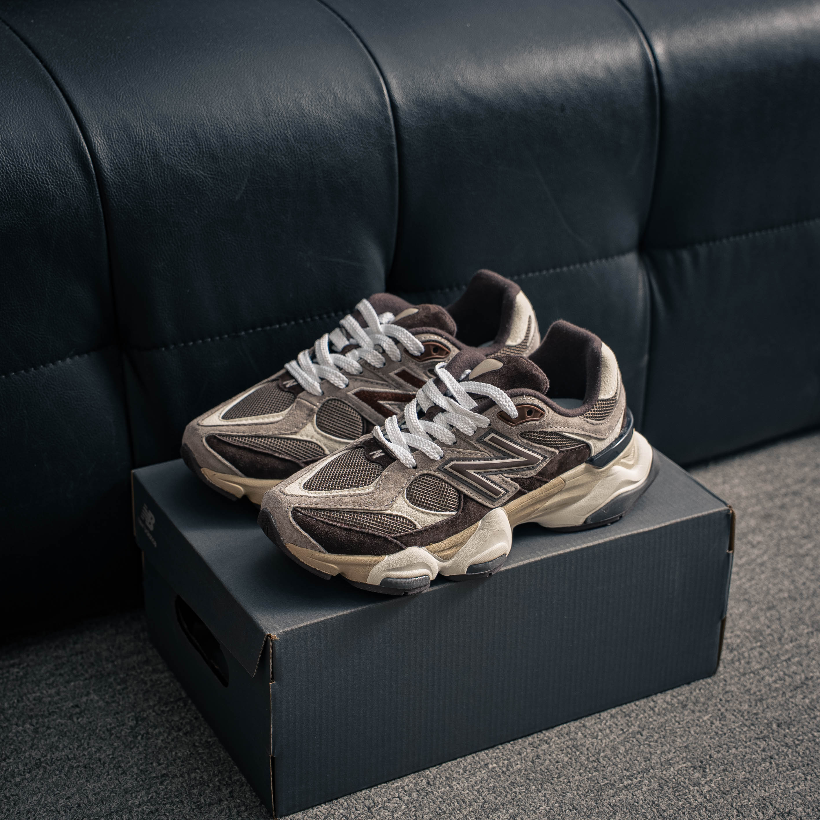 New Balance 9060 — Marrom