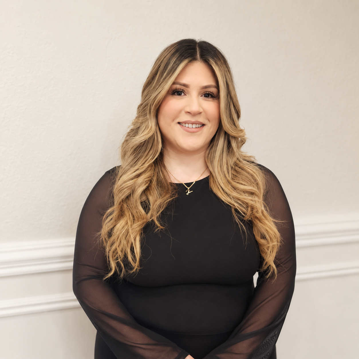 Yuni master stylist NV361 Salon Colton