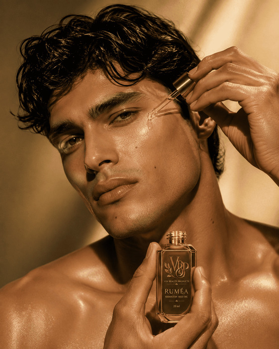 RUMÉA campaign photo, body conditioning oil