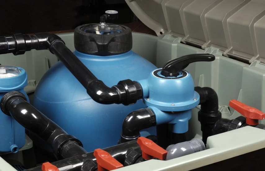 Área técnica de piscina bem montada