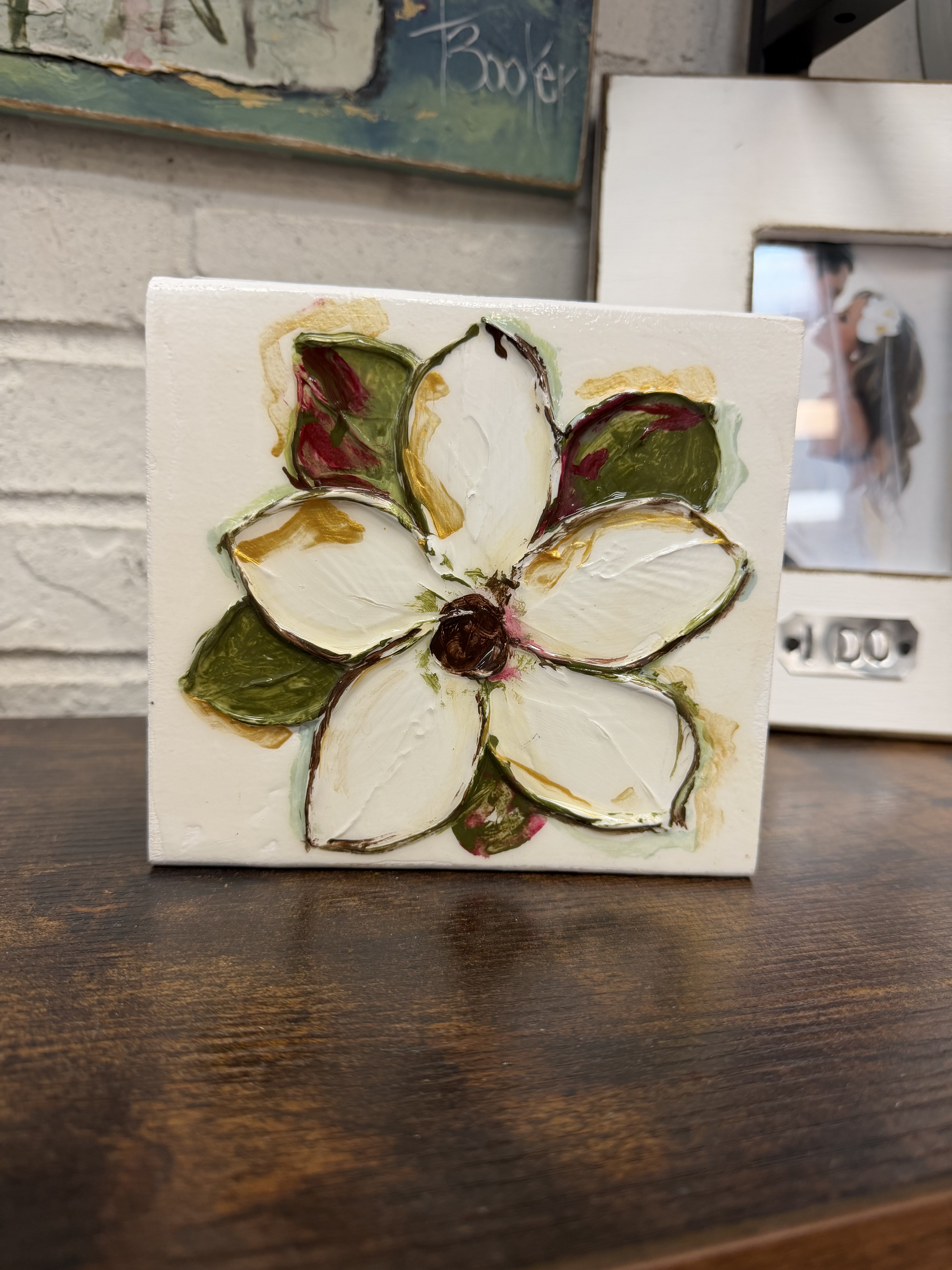 Wide gallery piece