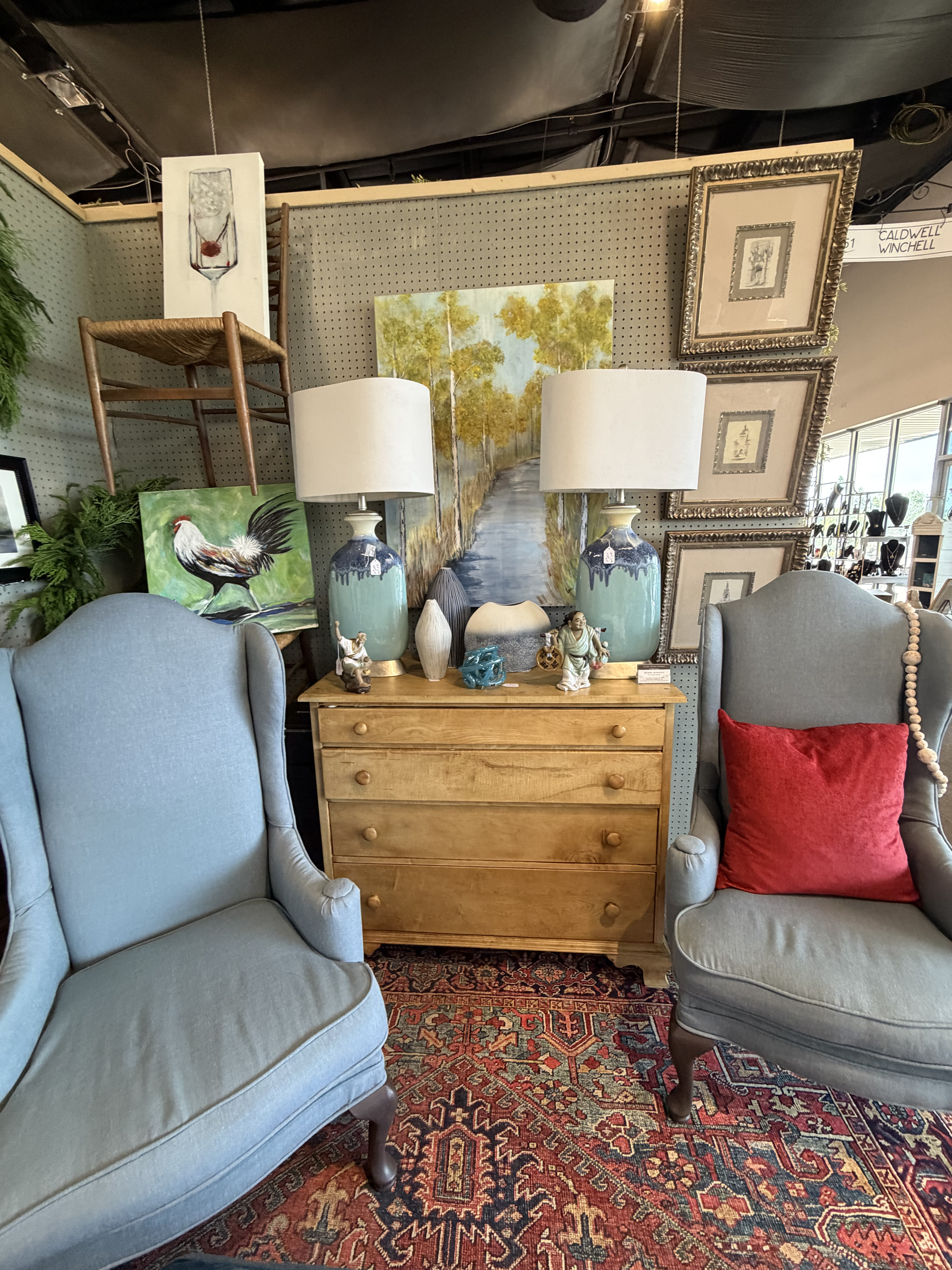 Accent furniture