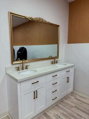 {{ custom_values.service_1 }} in {{custom_values.area_3})