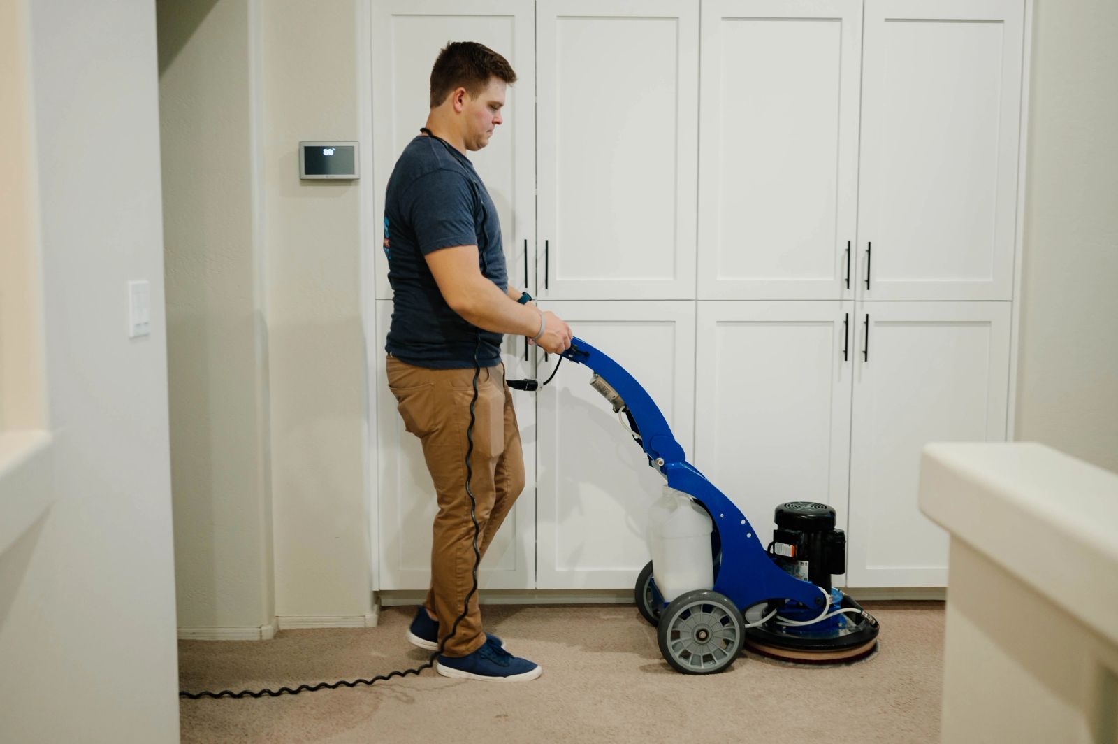 Professional carpet cleaning in Gilbert and Mesa, AZ with Cade's low moisture carpet cleaning system