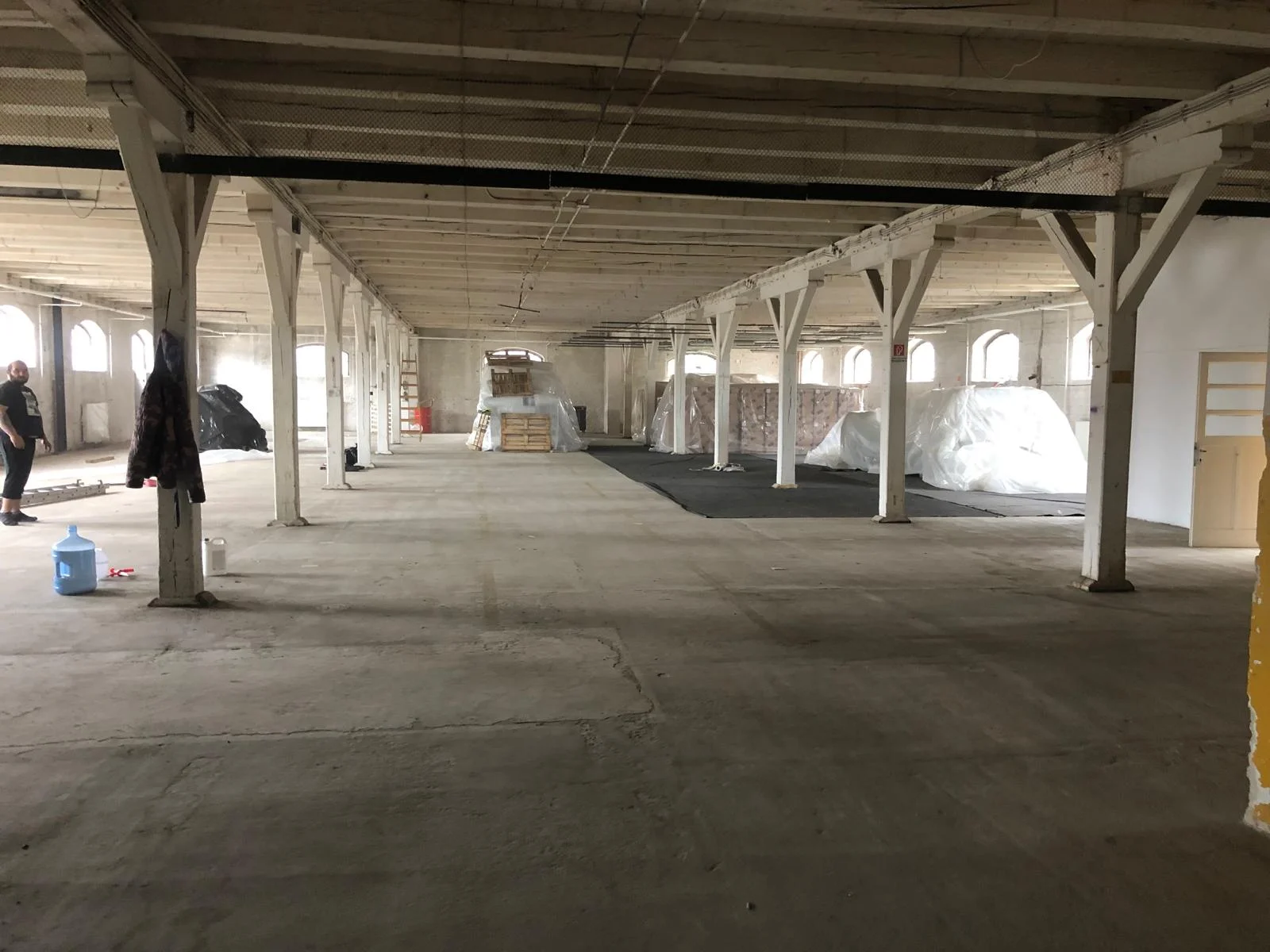 Raktár terület előkészítés burkoláshoz