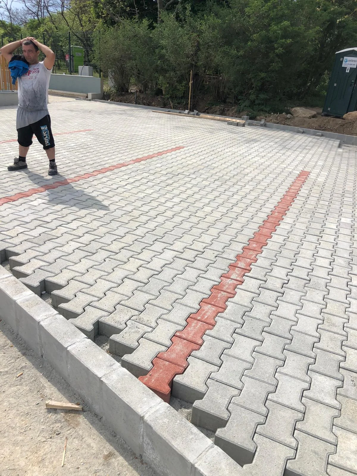 Térkő ágyazat készítése családi háznál Budapest