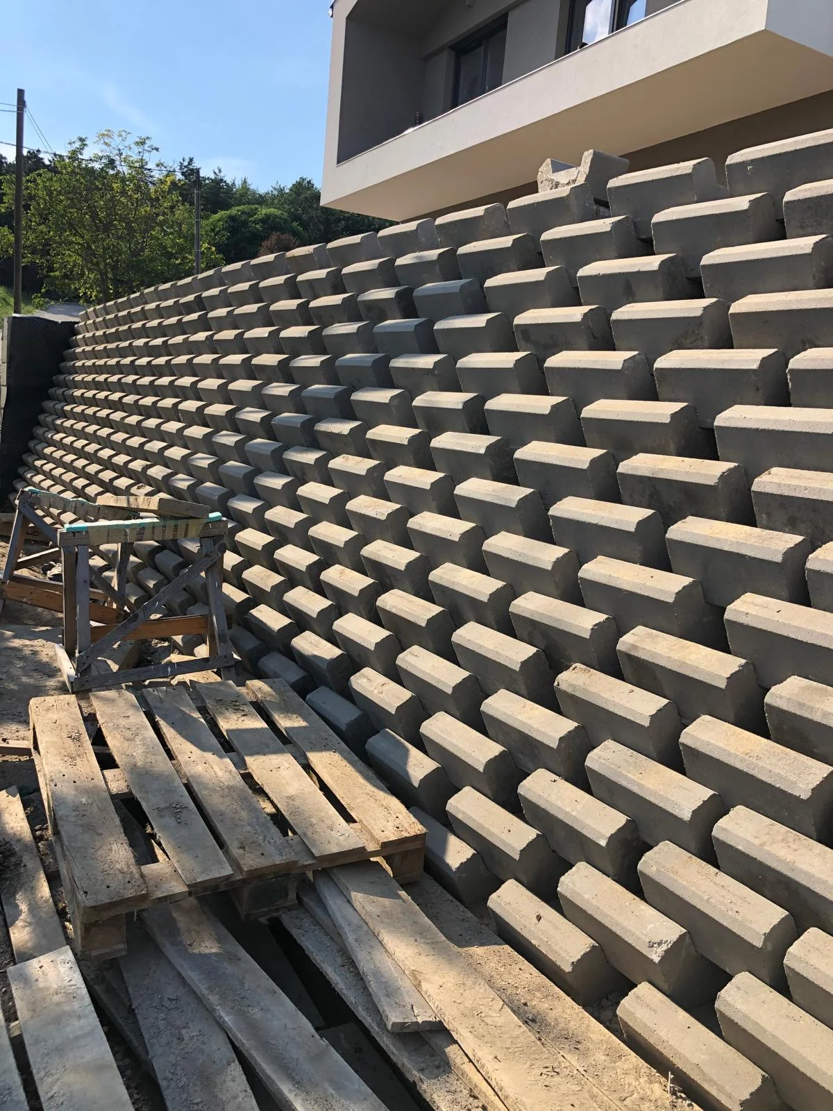 Támfal építés zsalukövezés Budapest