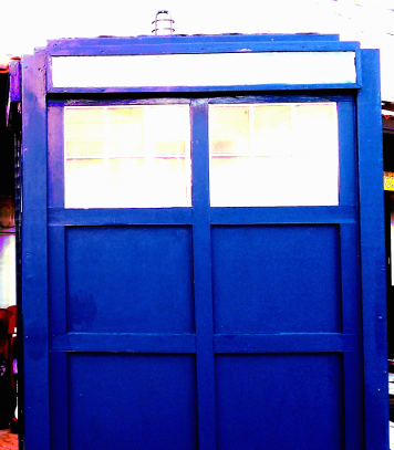 TARDIS FOUND IN SAN CLEMENTE! NIXON TARDIS, NIXON TARDIS OLD TOWN SAN ...