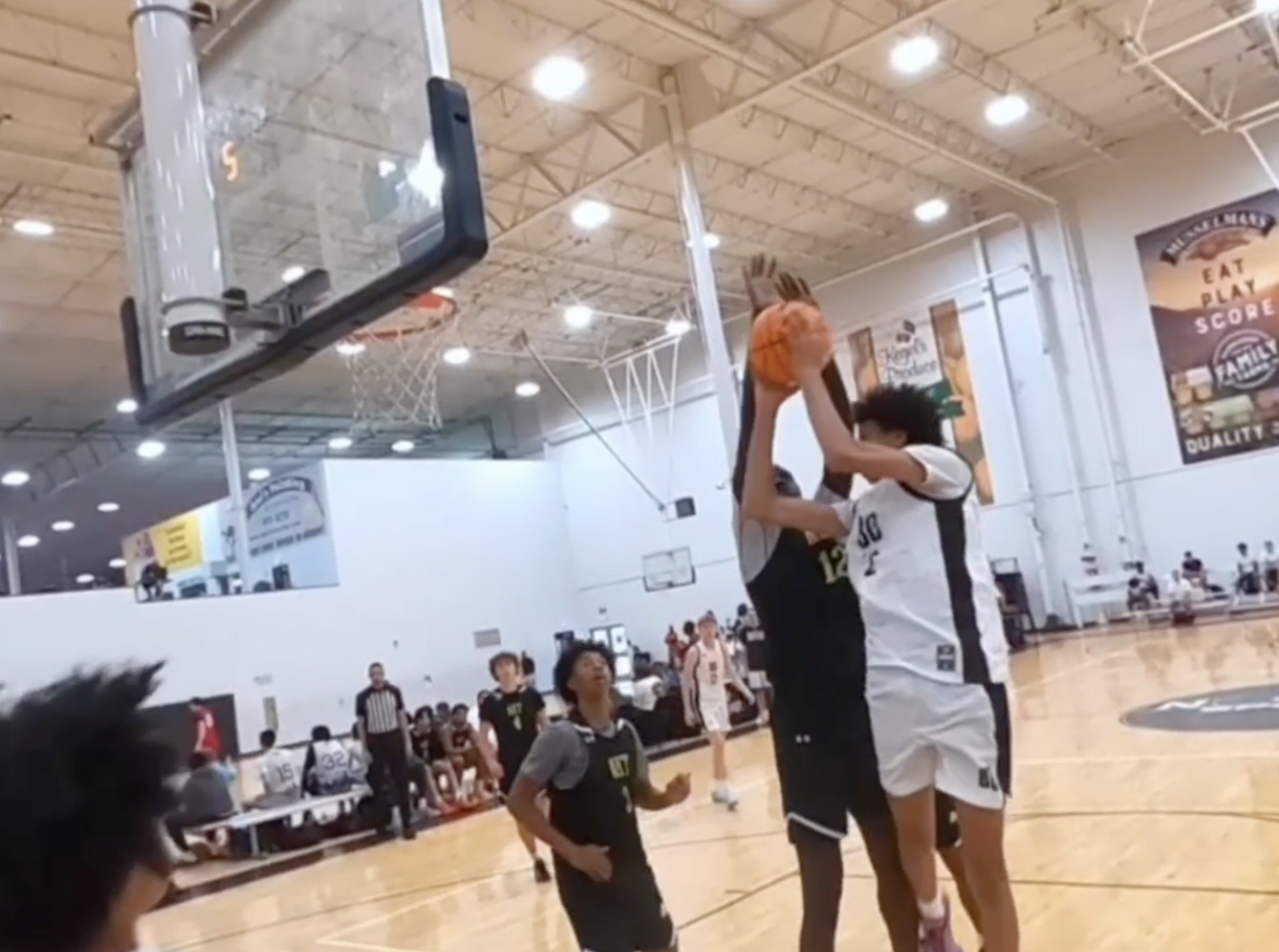 Basketball VR training image 1