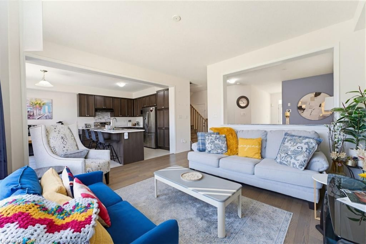 9 Price Street Unit #Upper, Brantford, Ontario N3T 0R3 — upper-level residential unit exterior, showcasing the home’s front entrance and curb appeal.