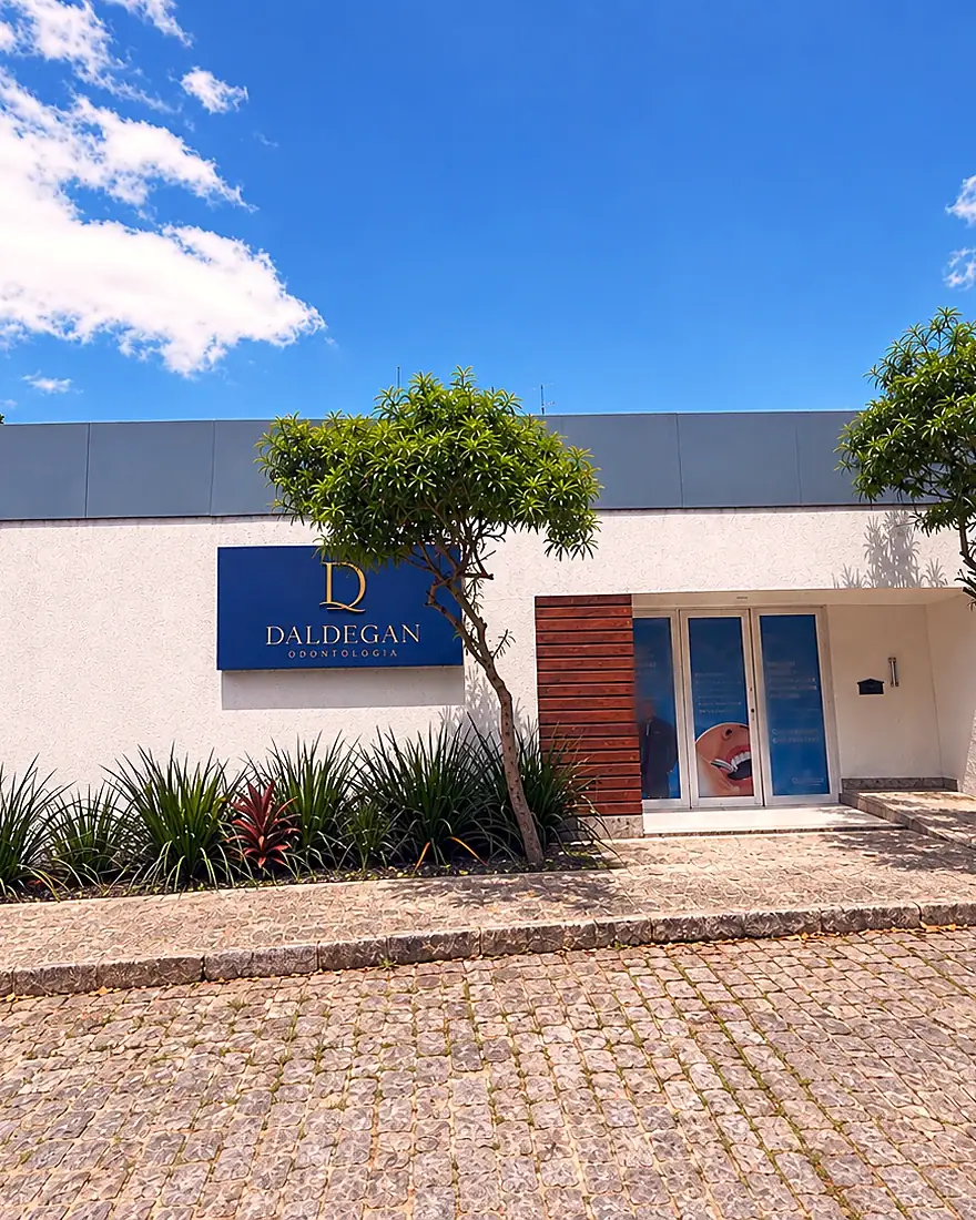 Fachada da Daldegan Odontologia no Centro de Itaboraí