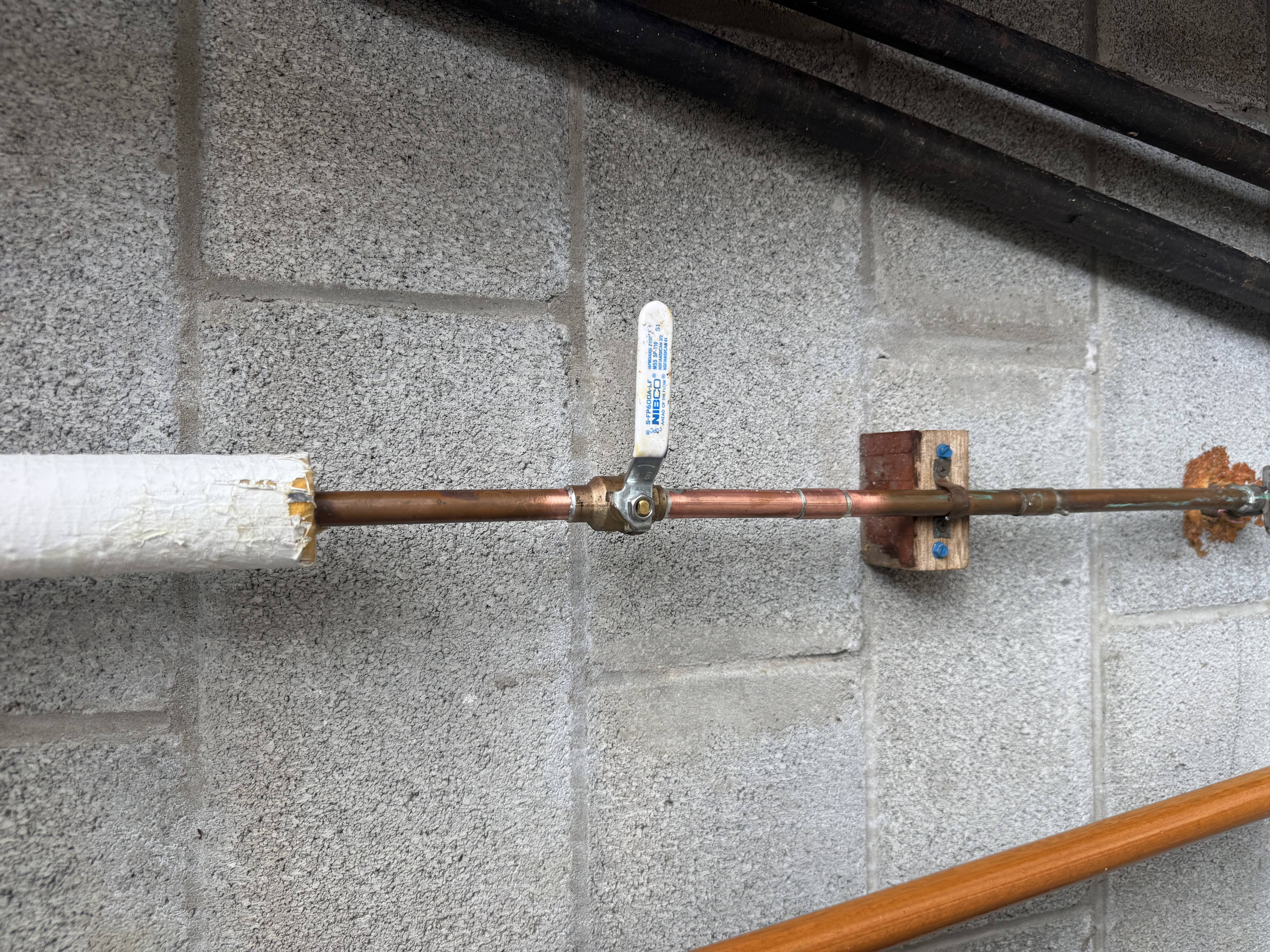 Plumbing manifold installation