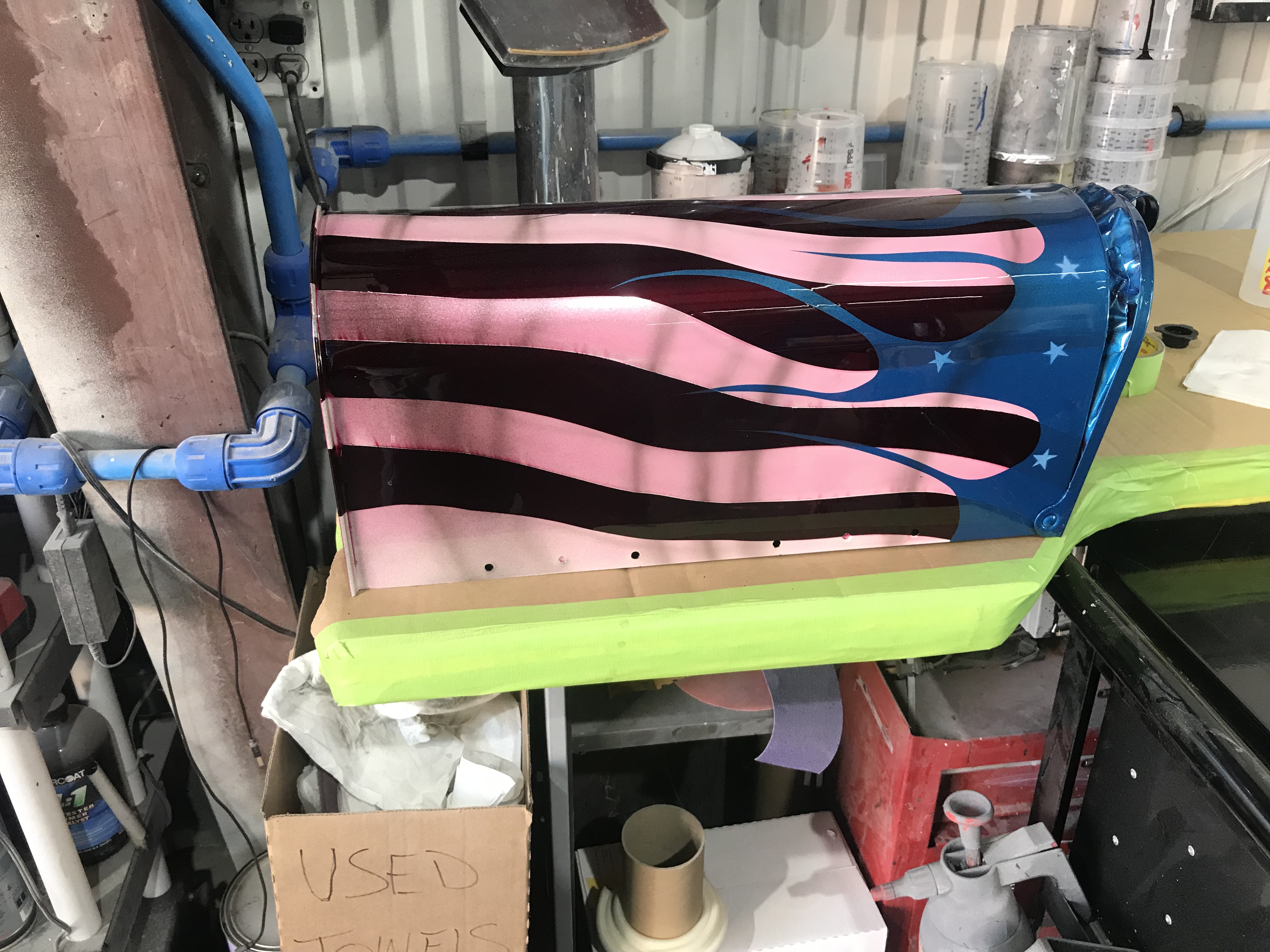 Custom flag mailbox
