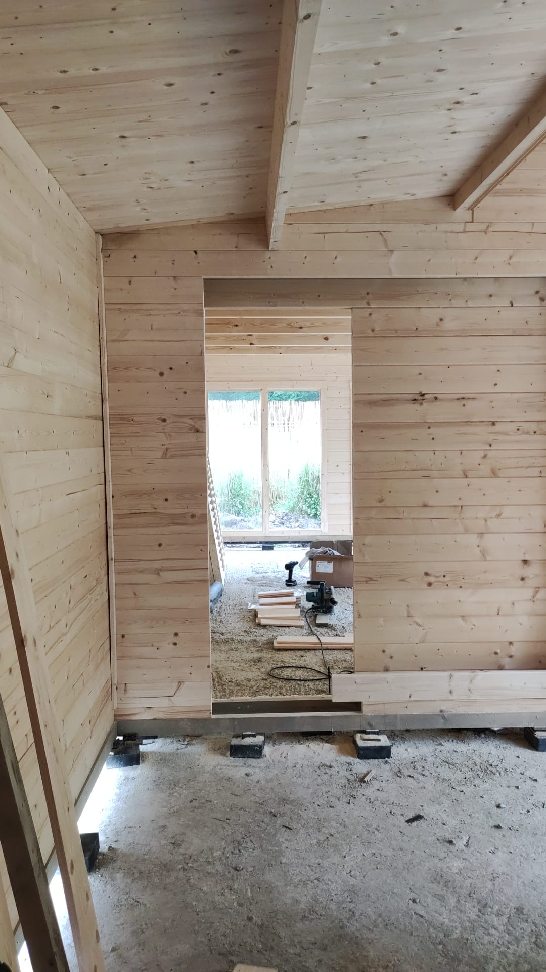 Off-grid tiny home België afwerking door Droomstek