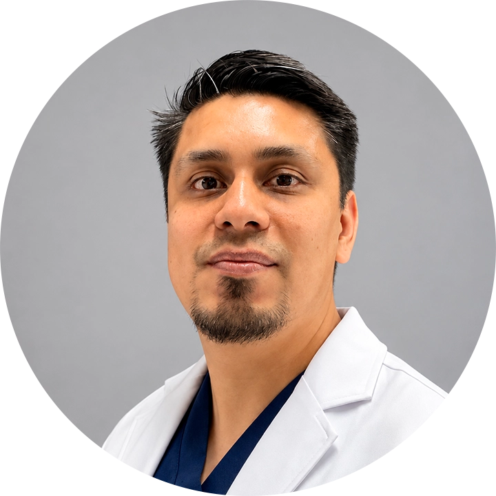 Dr. Yuan Israel García Martínez, médico veterinario cirujano en CEVI Tijuana