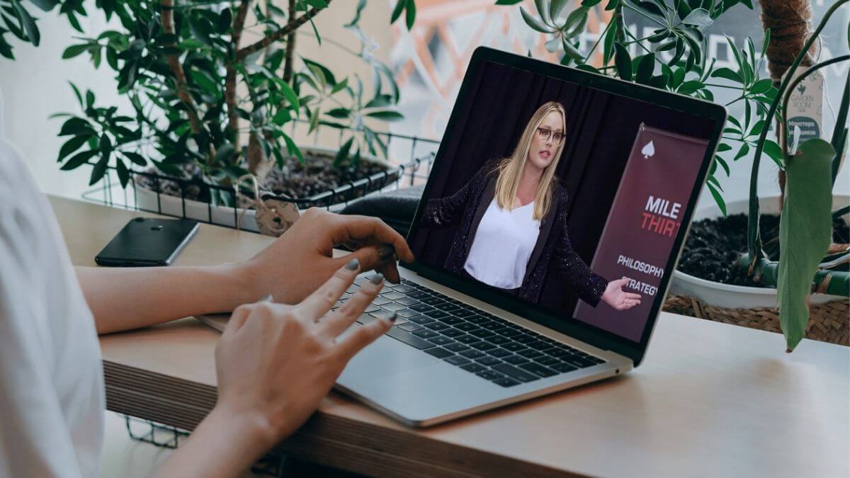 Photo representing the online courses program