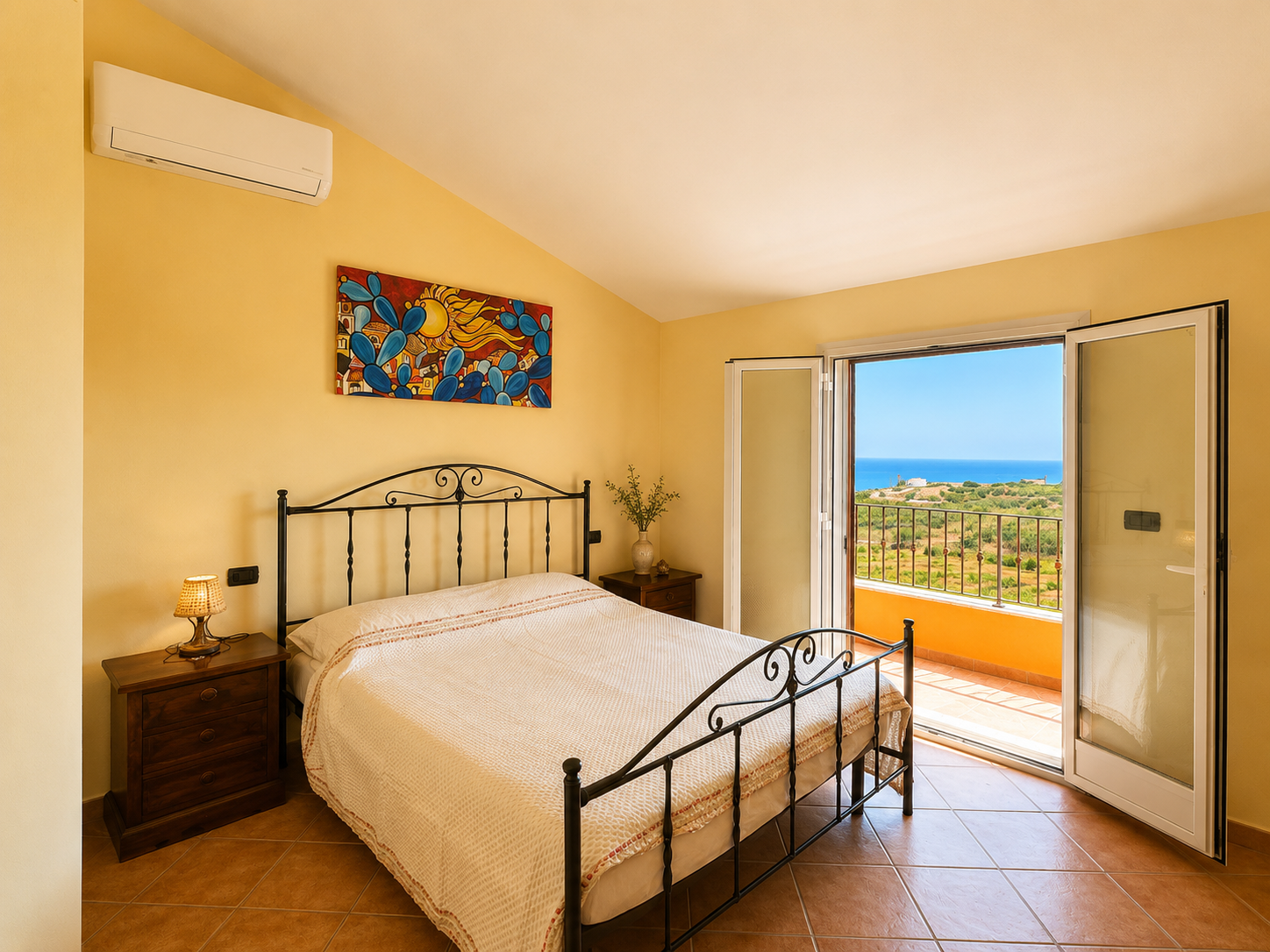La Luna
Terrace Bedroom