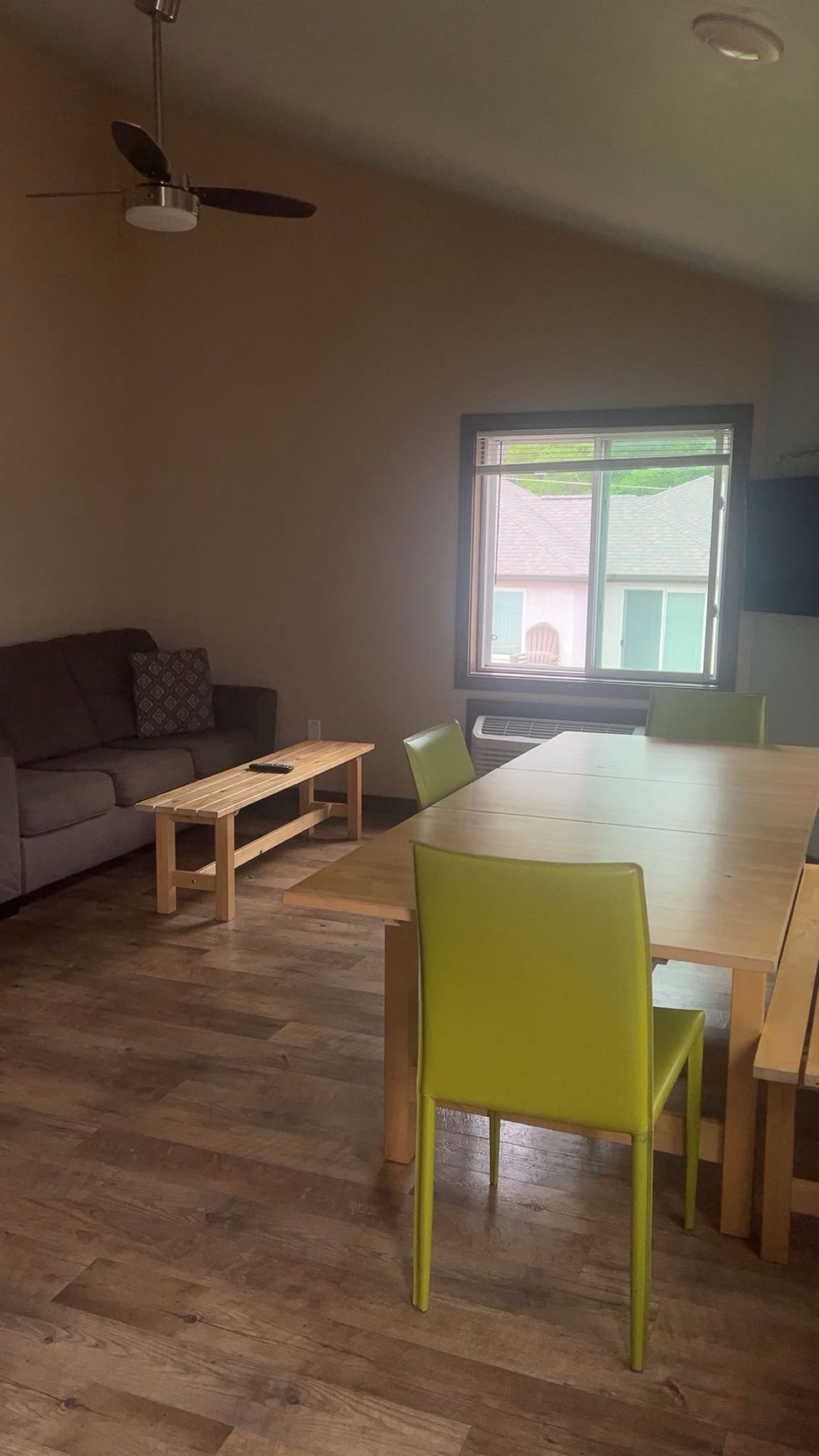 SÁĶÏNA RETREAT room view