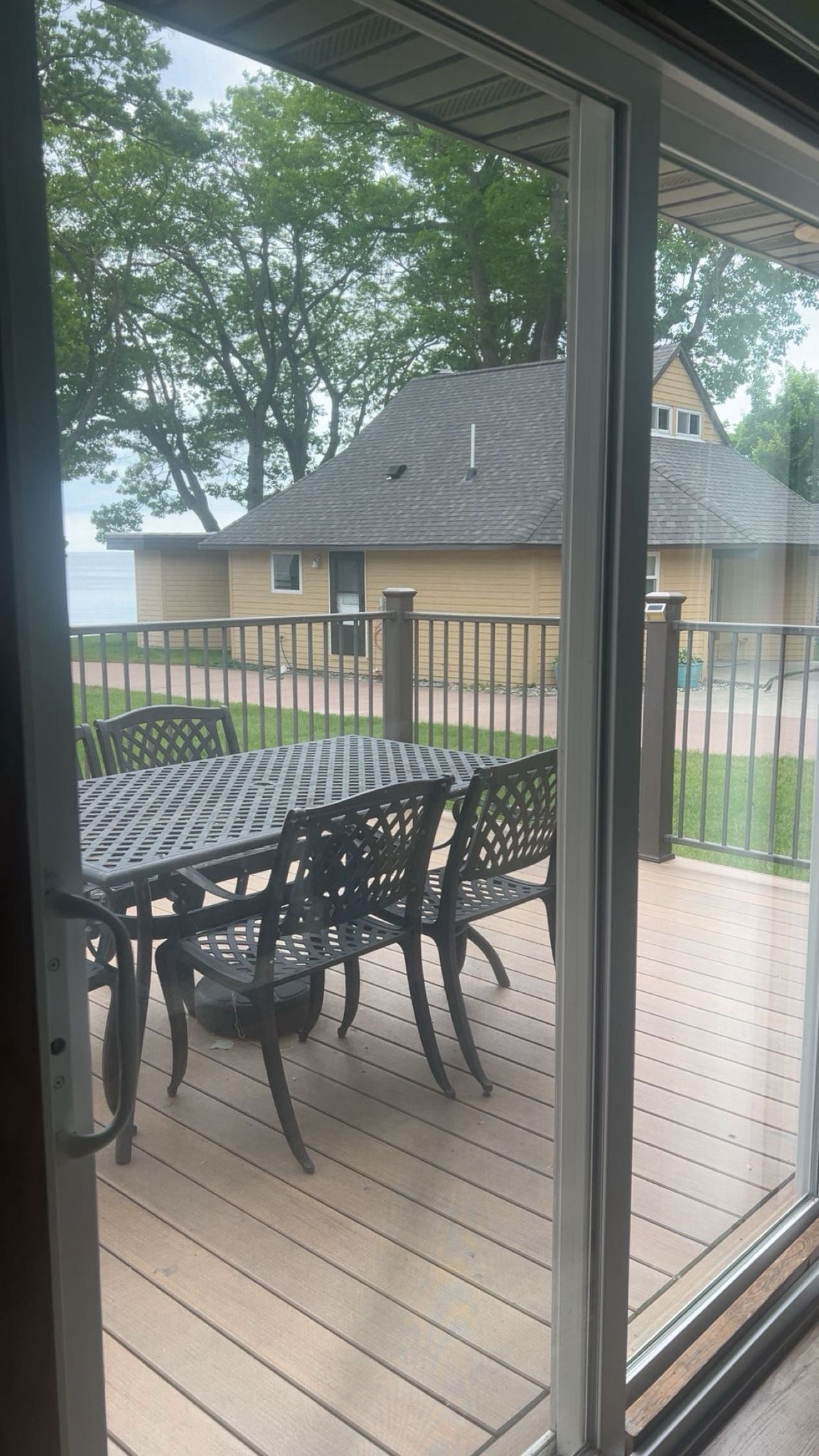 SÁĶÏNA RETREAT room view
