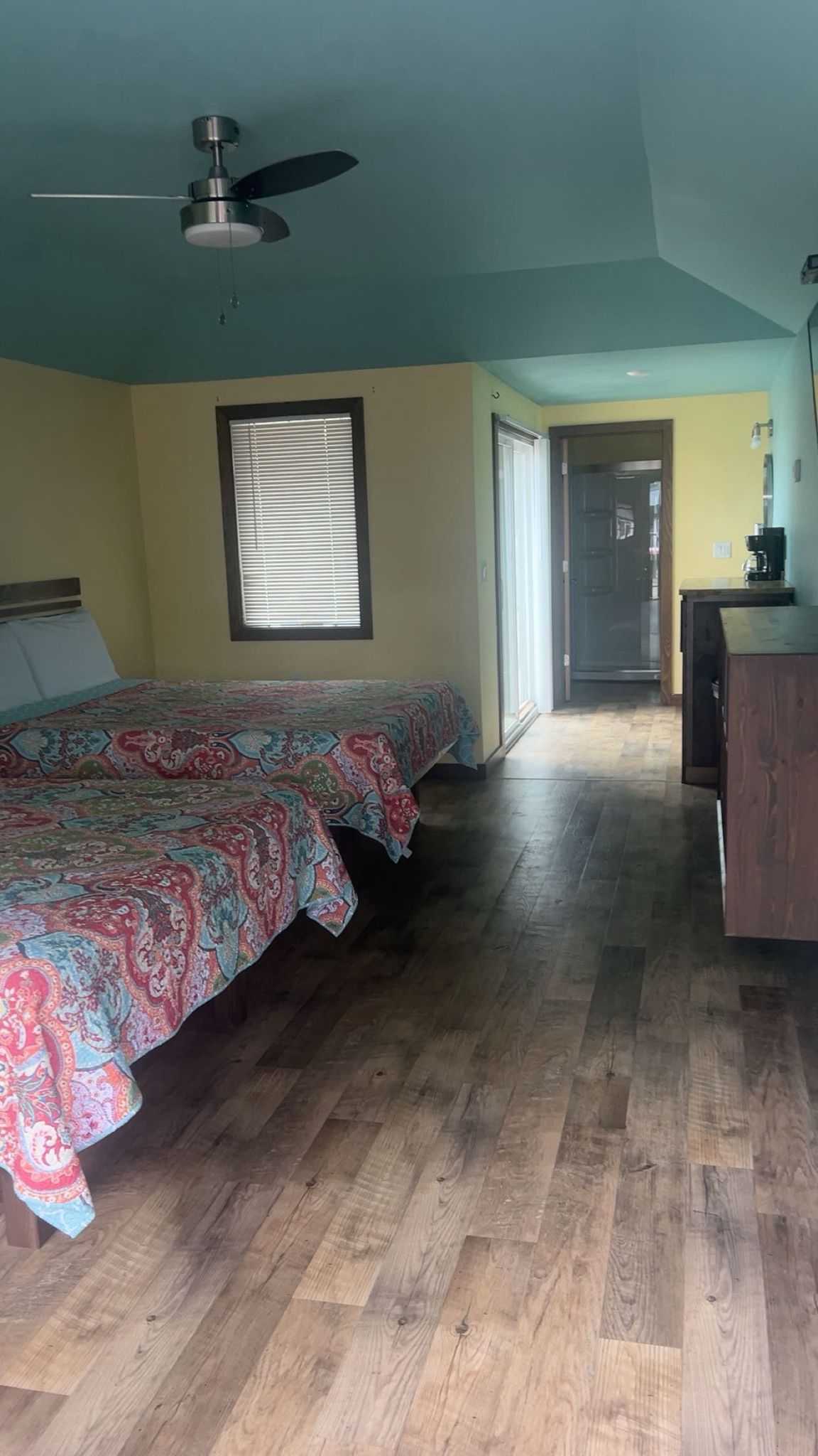 SÁĶÏNA RETREAT room view