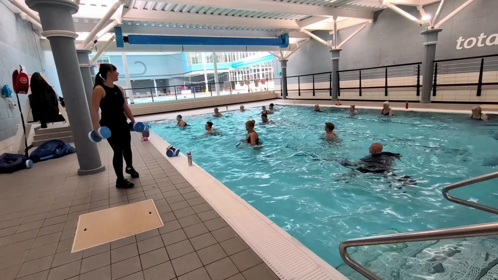 Kompilacja ćwiczeń aqua aerobiku
