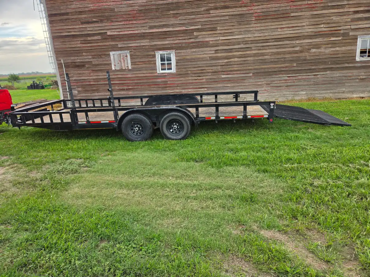 20' utility trailer rental in Juniata, NE