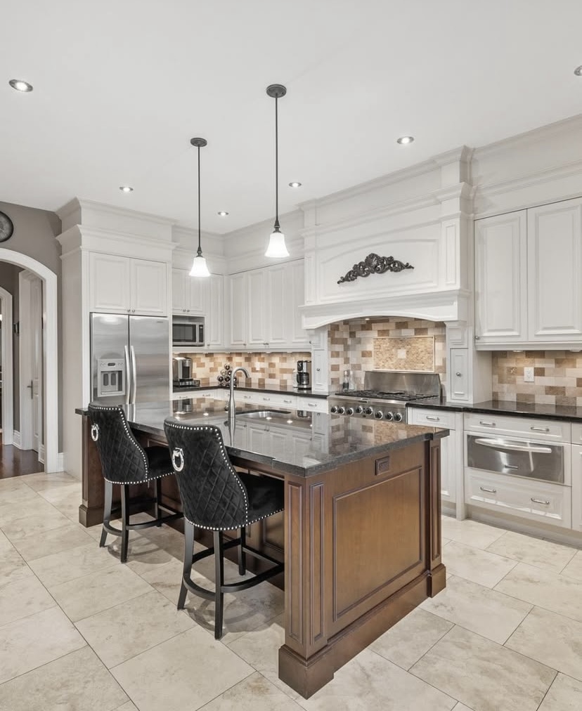 {{ custom_values.service_1 }} in {{custom_values.area_3})