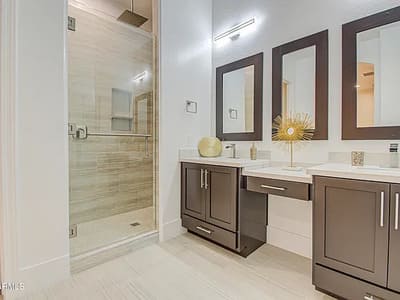 {{ custom_values.service_4 }} in {{custom_values.area_3})