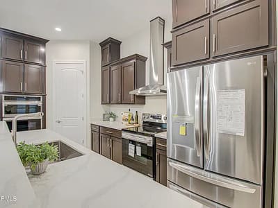 {{ custom_values.service_1 }} in {{custom_values.area_3})