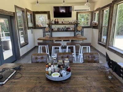 {{ custom_values.service_4 }} in {{custom_values.area_3})