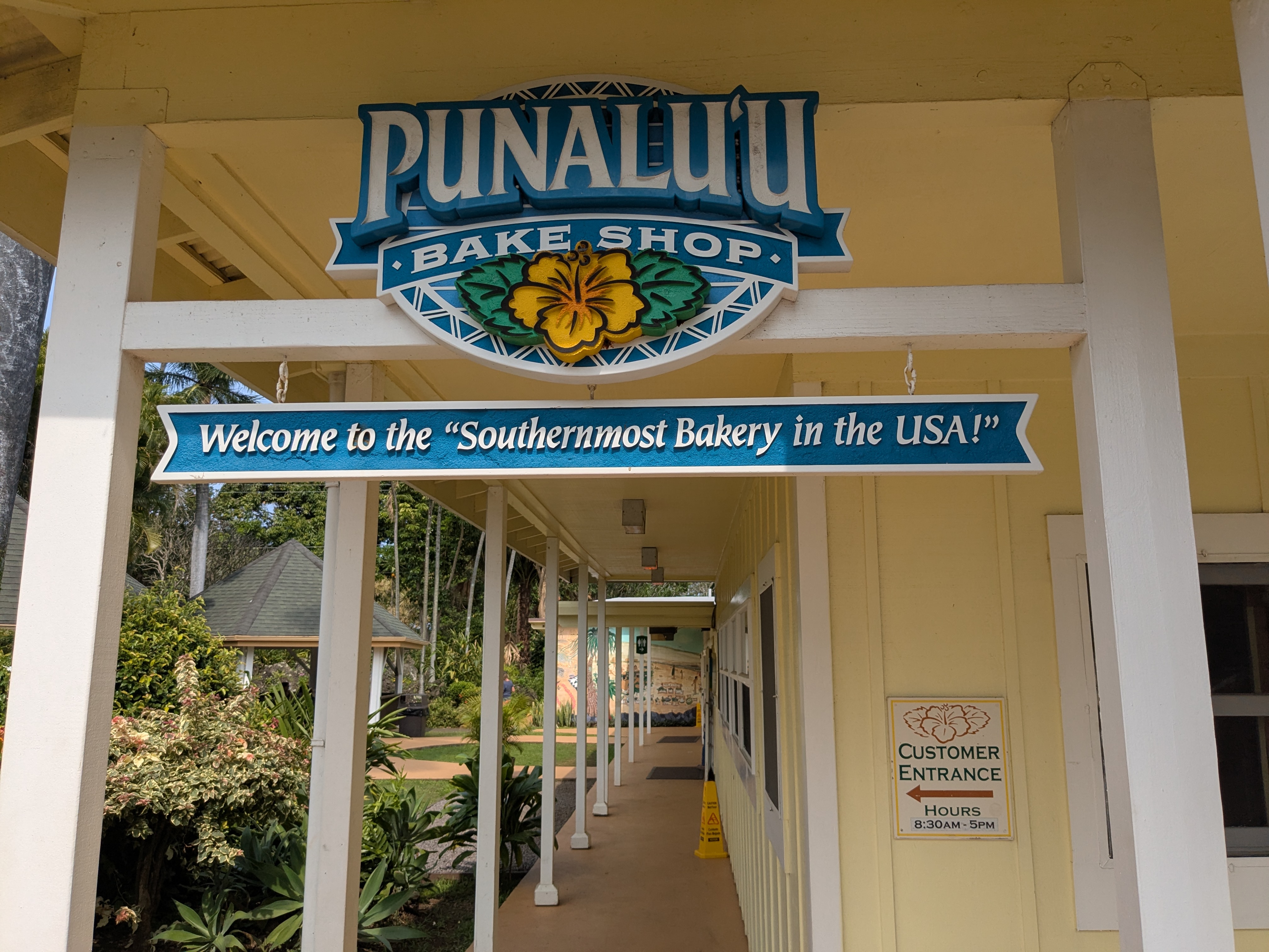 Punalu'u Bake Shop