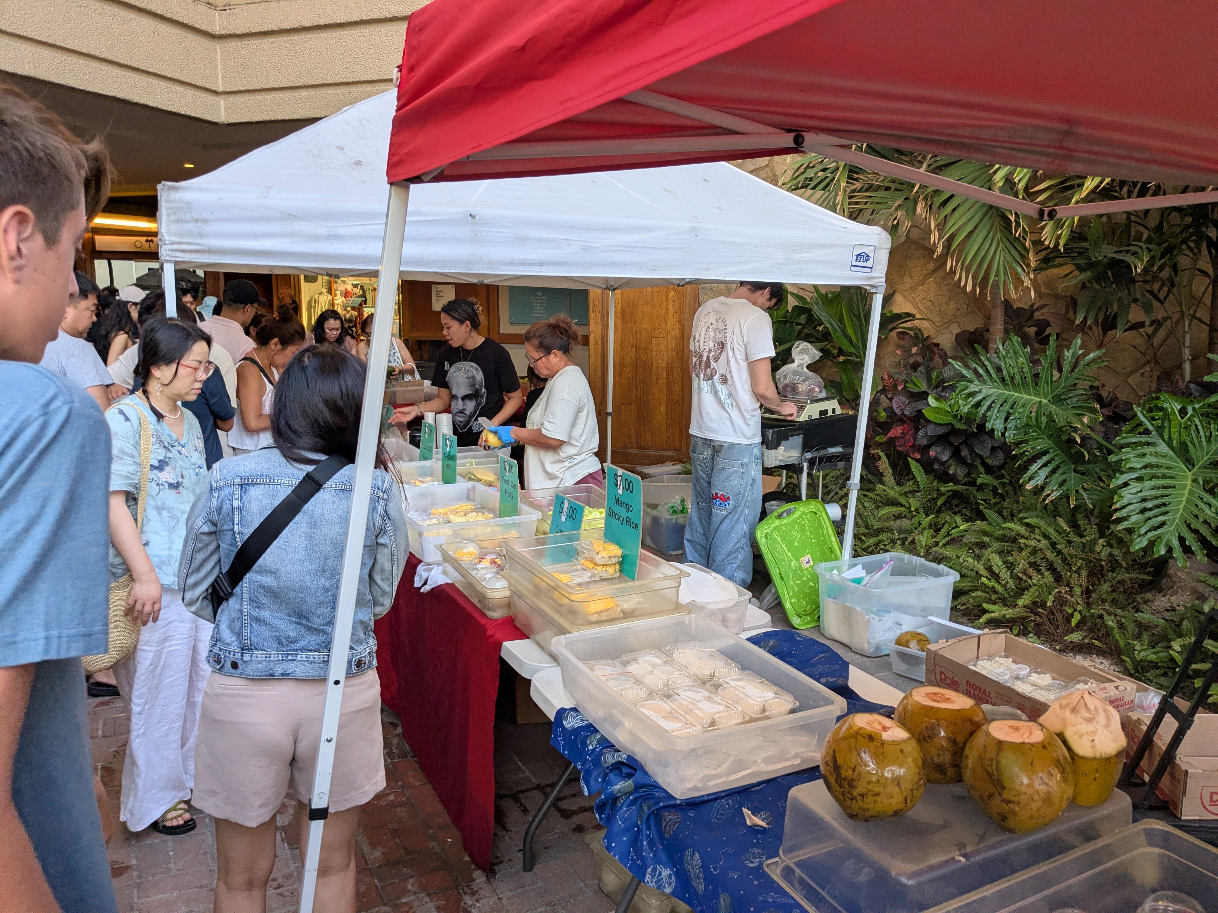 Waikiki Night Market