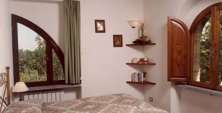 Salvia twin bedroom with two single beds
