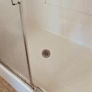 Shower after professional cleaning