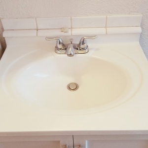 Bathroom sink after professional cleaning