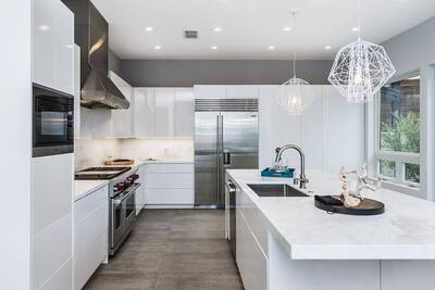 {{ custom_values.service_3 }} in {{custom_values.area_3})