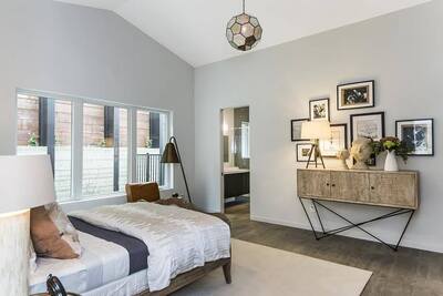 {{ custom_values.service_1 }} in {{custom_values.area_3})